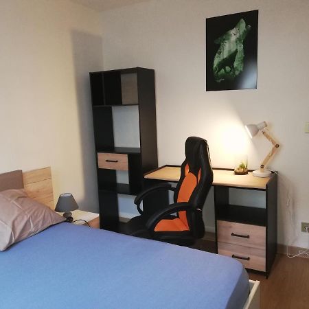 Grand T3 Avec Clim, Parking Et Terrasse Privative - Agen Apartment Exterior photo