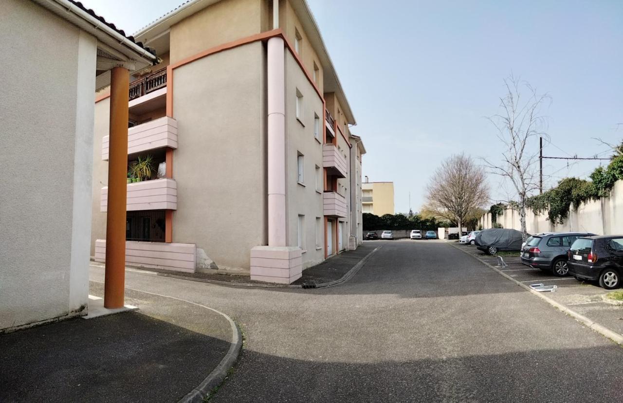 Grand T3 Avec Clim, Parking Et Terrasse Privative - Agen Apartment Exterior photo